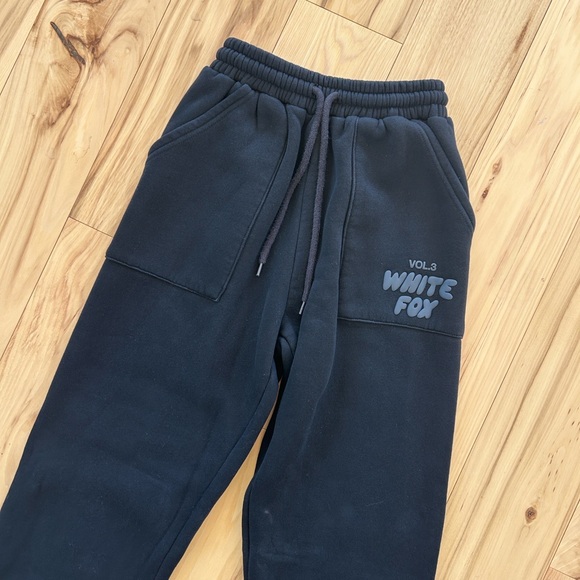 White Fox Offstage Sweatpants in Onyx – Size XXS - Picture 3 of 8